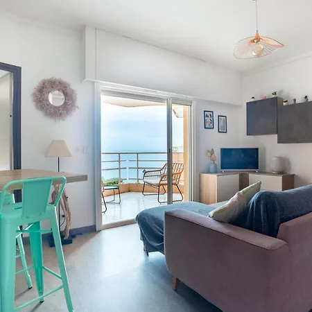 Les Pieds Dans L'eau Apartment *